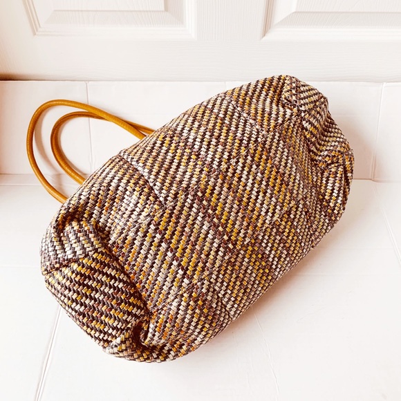 Sundance woven hobo duffel style handbag - Picture 5 of 6